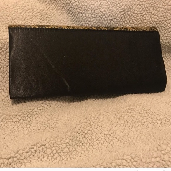 Black and Gold Clutch - Picture 4 of 4
